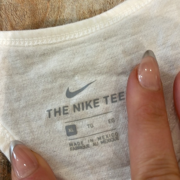 NWT Nike The Nike Tee Tank Top Standard Fit XL - Picture 4 of 6